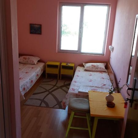 Hotel Stai Za Gosti Venera Chisarja Exteriér fotografie